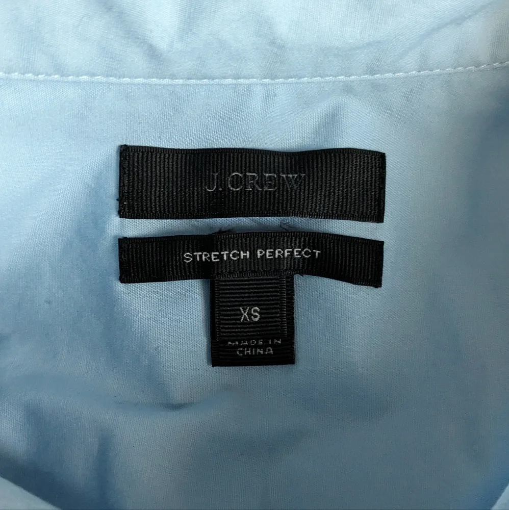 J Crew Stretch Perfect Light Blue Collared Long Sleeve Button Shirt XS (Flawed) - Picture 4 of 13